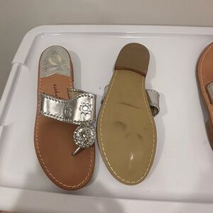 Silver Floral Leather Toe-Ring Sandals - Women